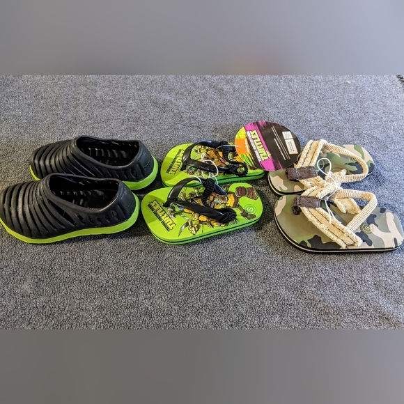 Nickelodeon Other - Boys sandals flip flops Ninja‎ Turtle camo water shoes Sz Small 5-6